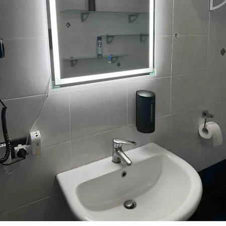 Tanieli Yarce * 热那亚